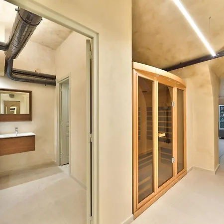 Urban Flat 74 - Disneyland In Parijs