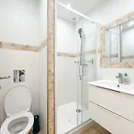 Urban Flat 74 - Disneyland In * Parigi