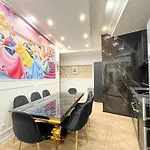 Urban Flat 74 - Disneyland In * Parigi